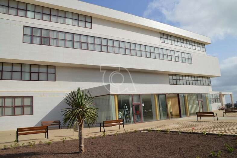 Edificio de Usos Múltiples de El Cubillo/TA.